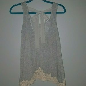 🎀Bow back grey crochet trim top🎀